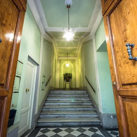 Apartment Pandolfini Courtyard Florenz