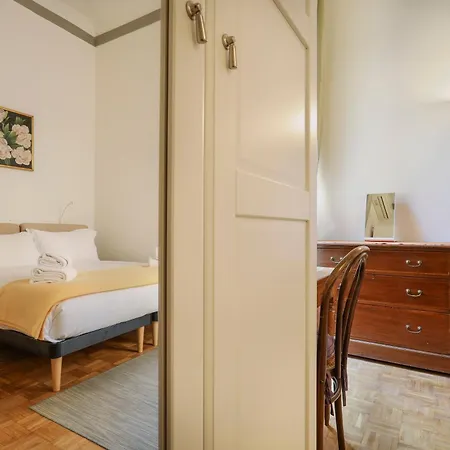 Daire Pandolfini Courtyard *