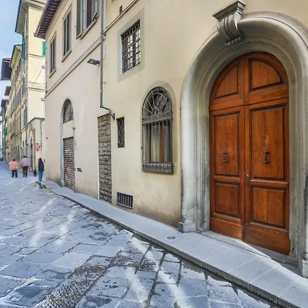Pandolfini Courtyard
