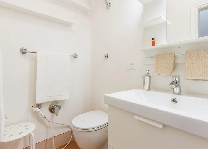 Pandolfini Courtyard Florence