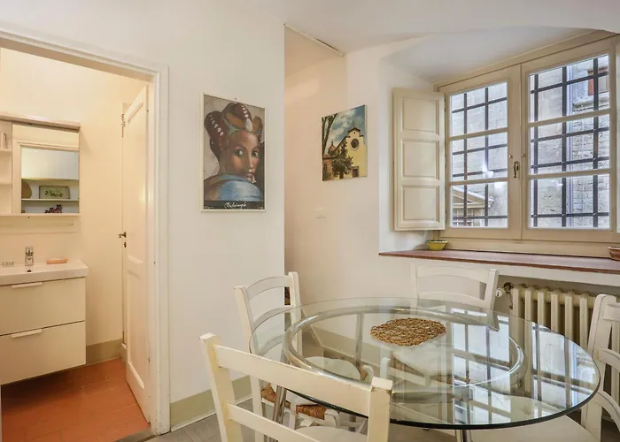 Pandolfini Courtyard Florence