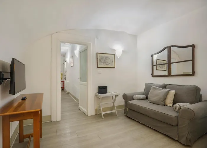 Apartment Pandolfini Courtyard Florence