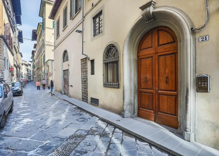 Pandolfini Courtyard