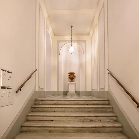 Pandolfini Courtyard